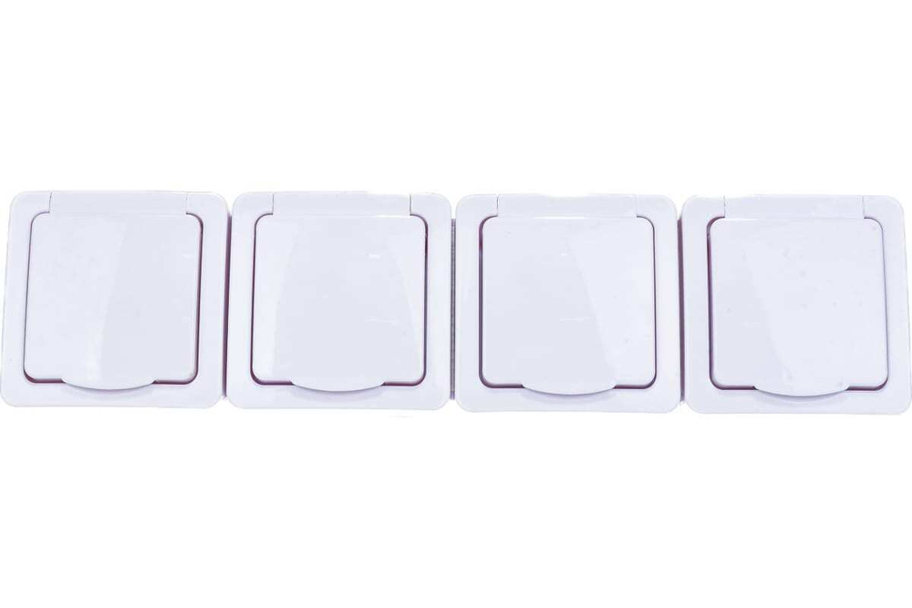 Розетка 4-местная для открытой установки РСб24-3-ГПБб с заземлением IP54 ГЕРМЕС PLUS белый IEK