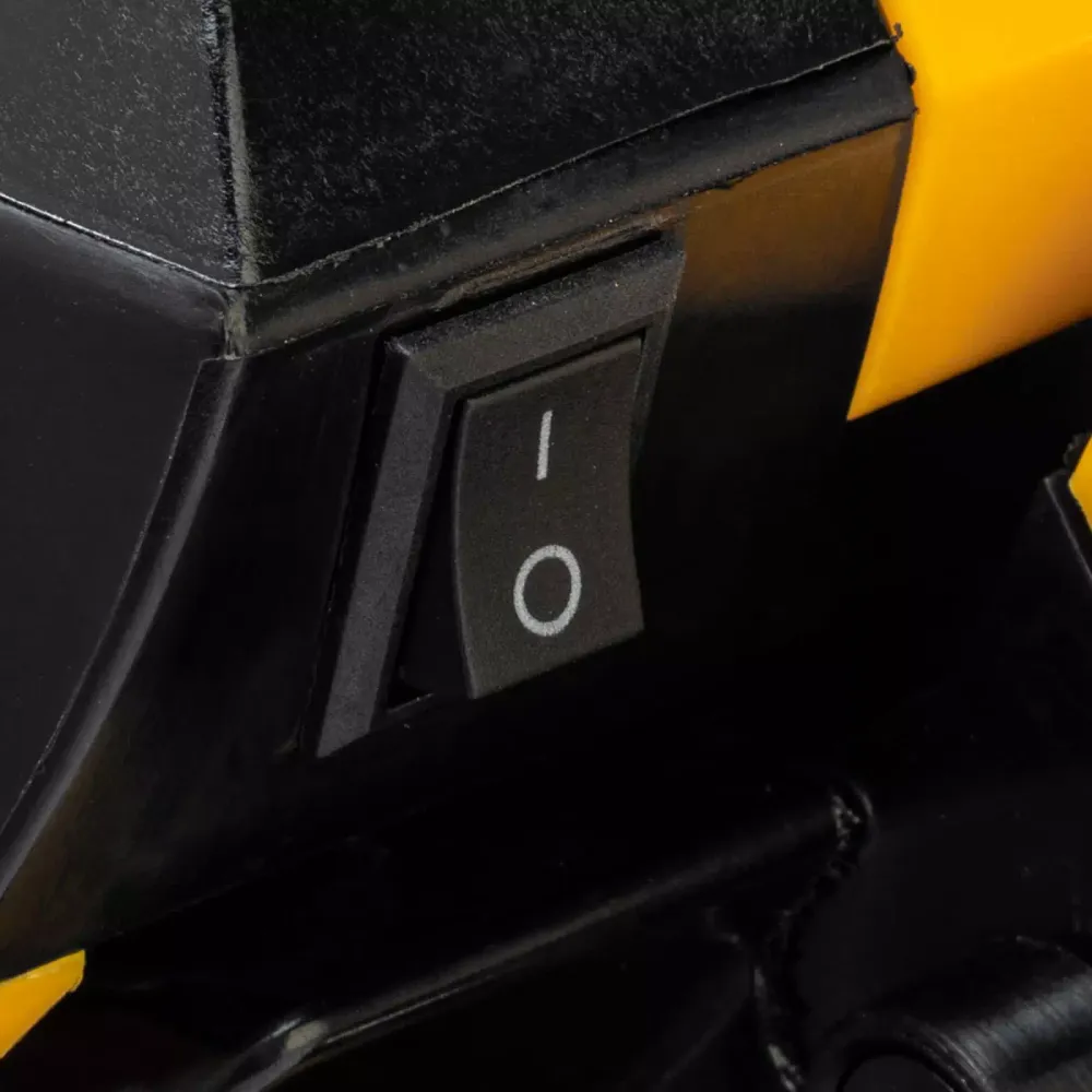 Пила цепная бензиновая DGS-4516, шина 40 см, 45 см3, 3 л.с, шаг 3/8, паз 1.3 мм, 57 звеньев Denzel, 95230