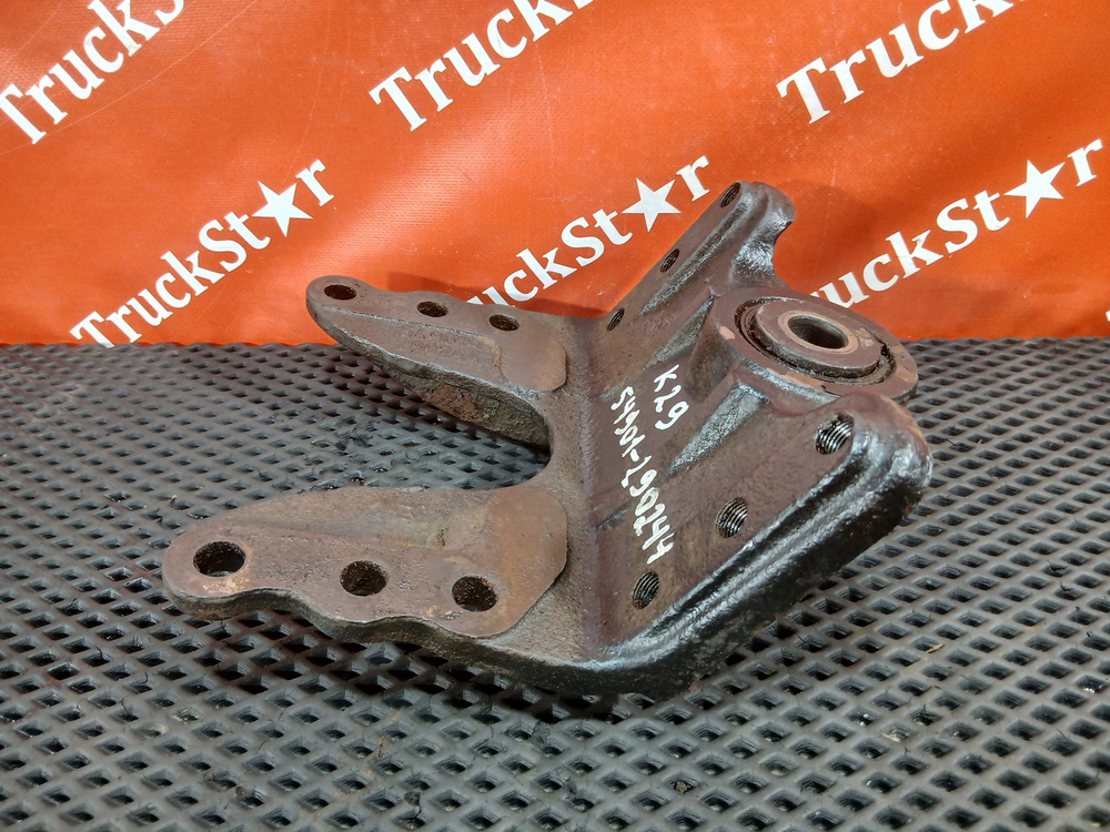 Кронштейн рессоры передней 2018г.