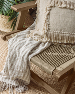 Кресло Geralda из дерева акации с темной отделкой