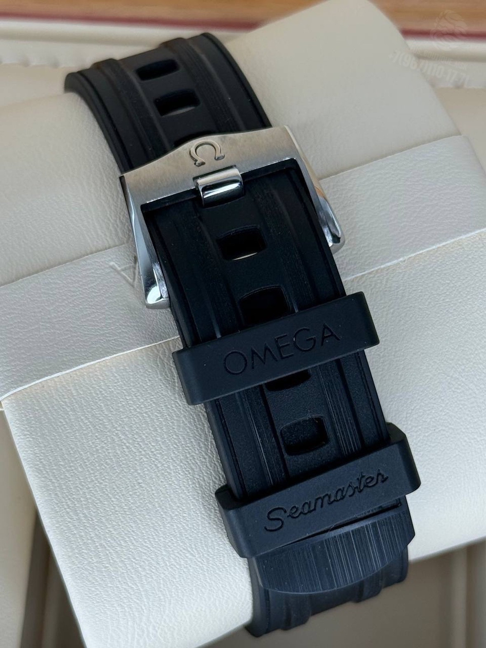 Часы Omega Seamaster Driving