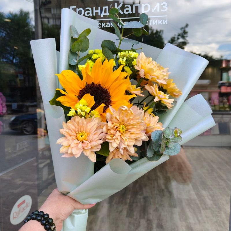 Букет с подсолнухом "Солнце на закате" Букет с подсолнухом "Солнце на закате"