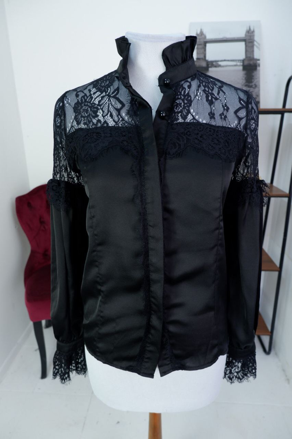 Блузка соблазнительная с кружевом 44 размер