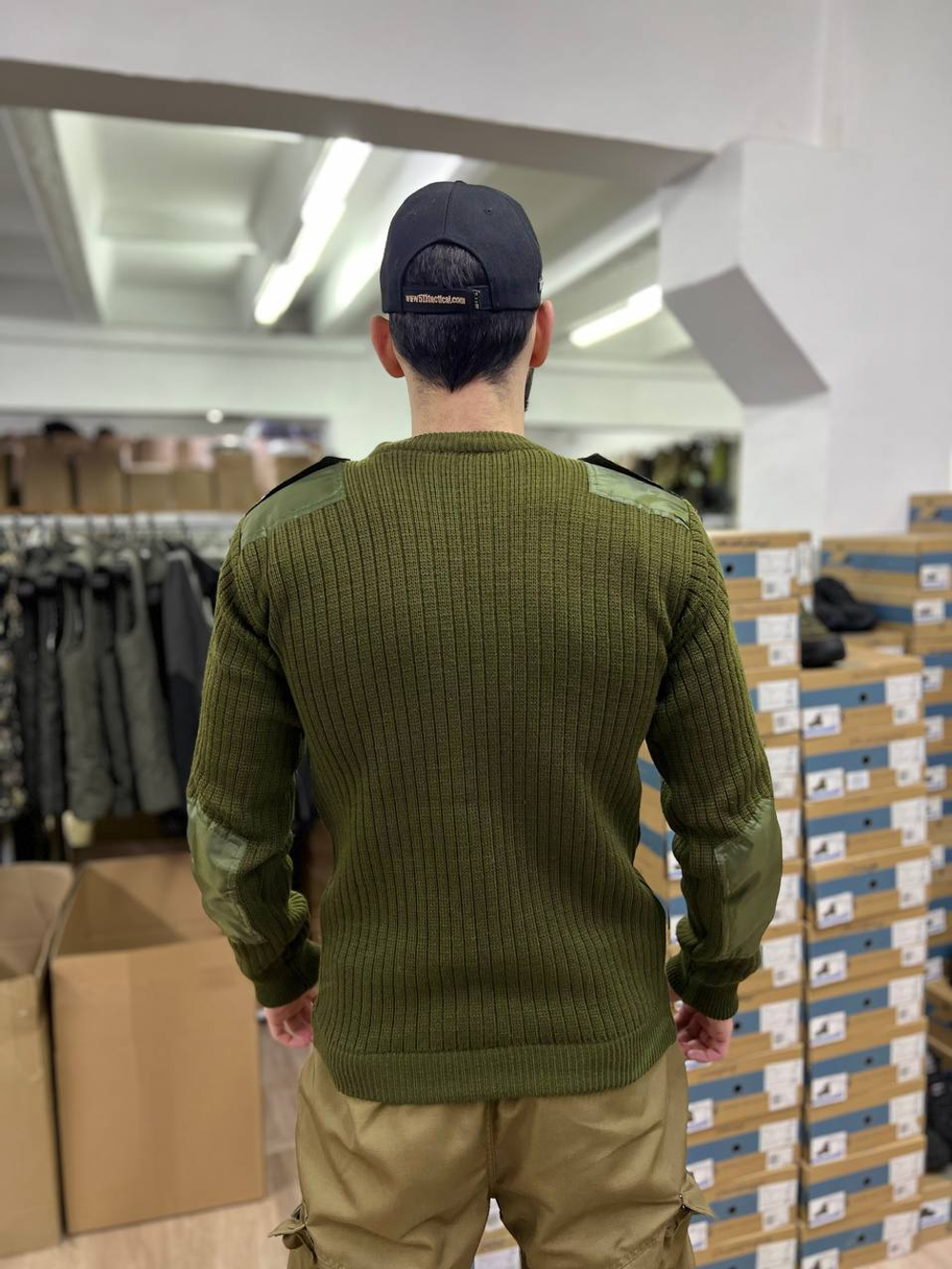 Свитер мужской / олива