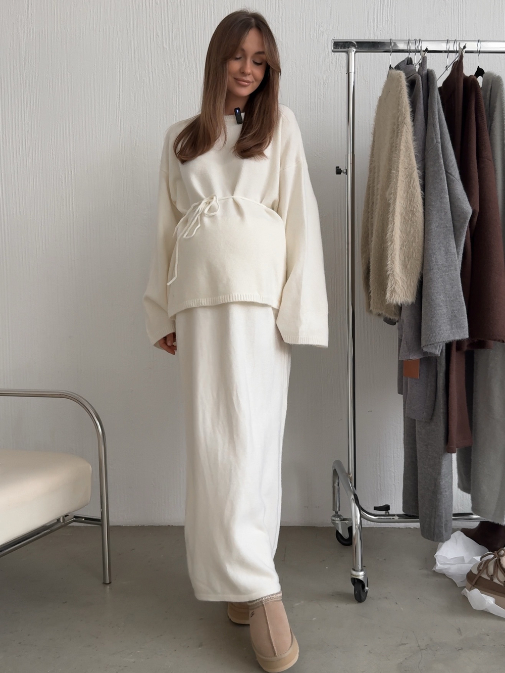 Комплект вязаный, свитер с завязкой и юбка