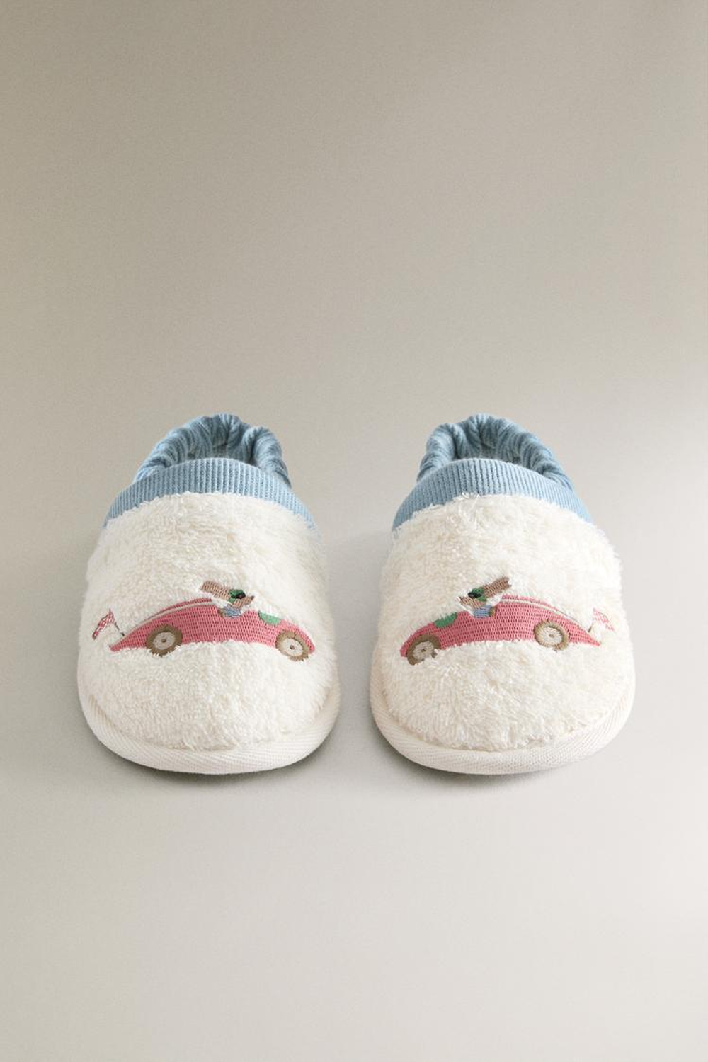 ZARA HOME ДЕТСКИЕ ТАПОЧКИ С ВЫШИВКОЙ "ГОНЧАЯ СОБАКА", БЕЛЫЙ