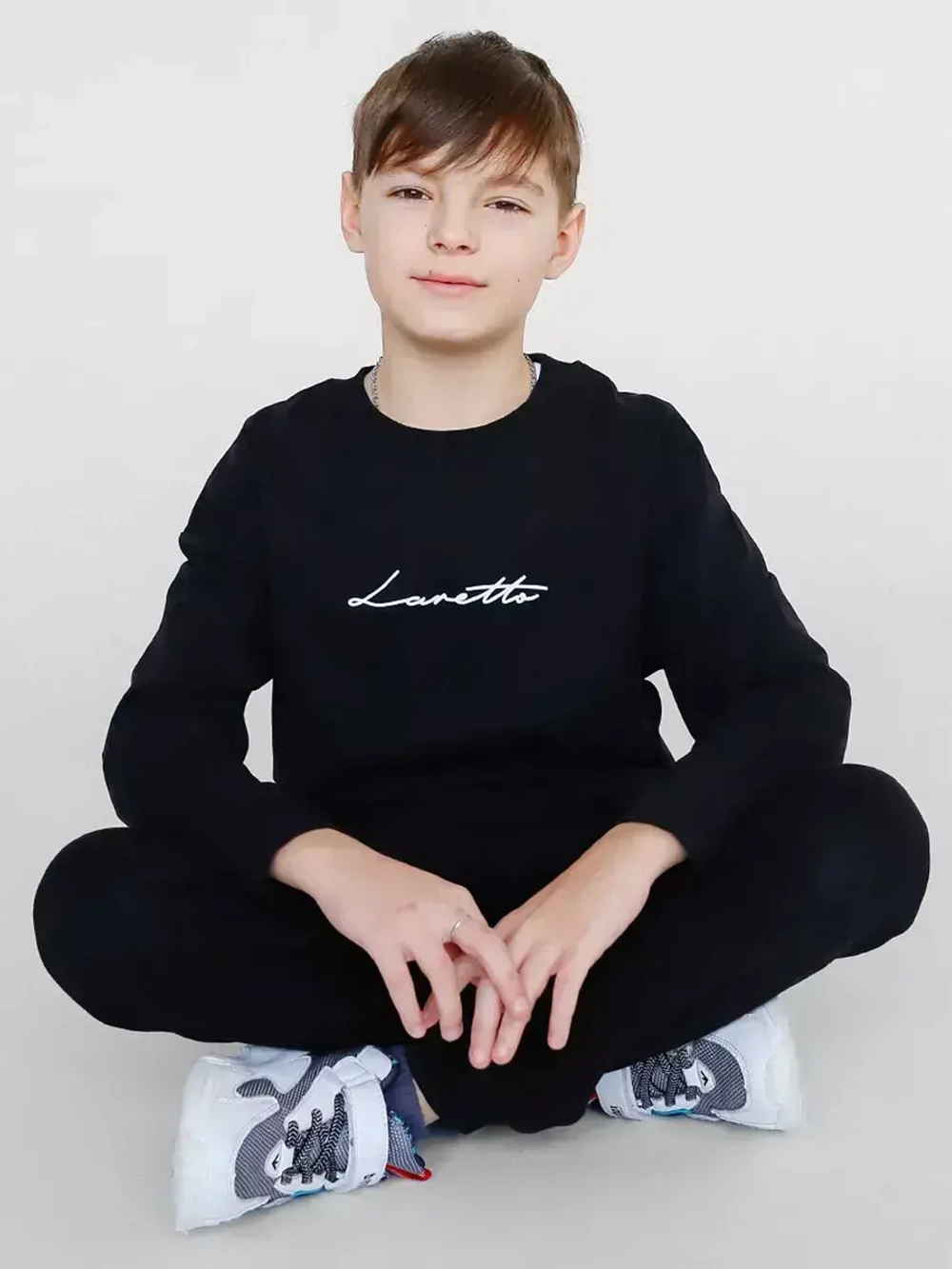 Черный лонгслив оверсайз для мальчика