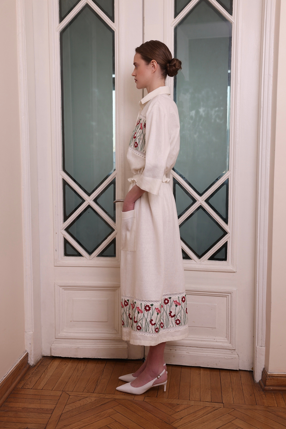 Костюм с юбкой, белый