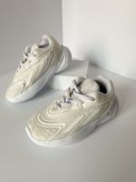 Кроссовки Adidas, 25