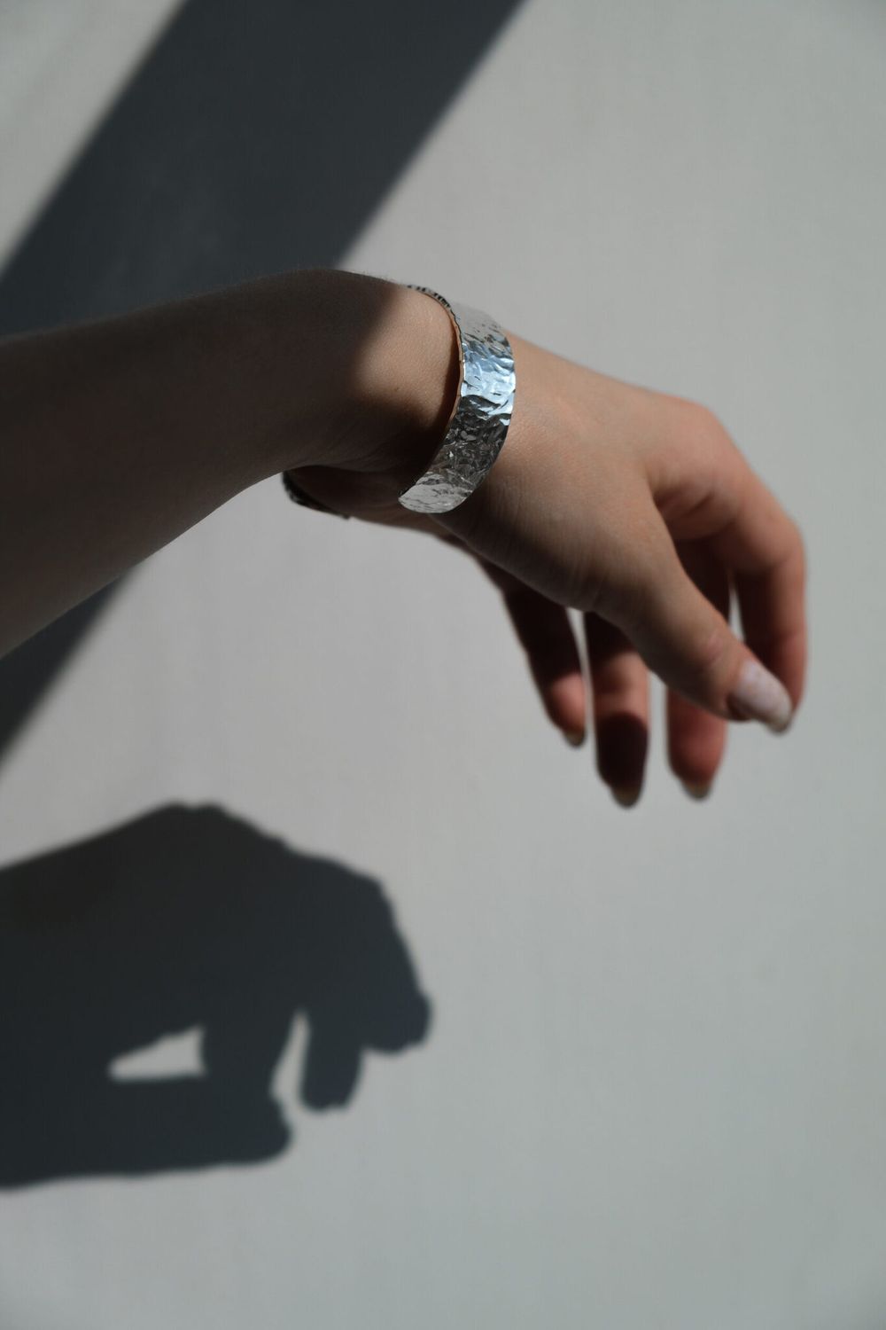 Браслет битый широкий