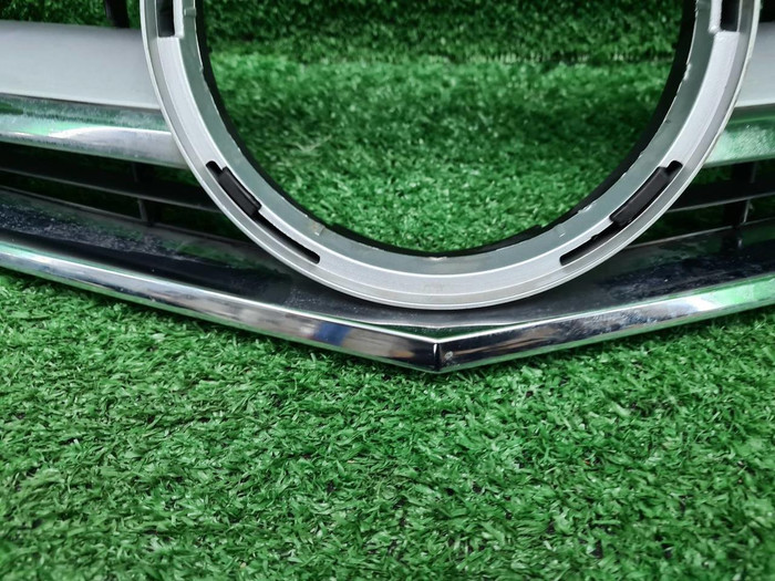 Решетка радиатора Mercedes E C207 (2009-2013)