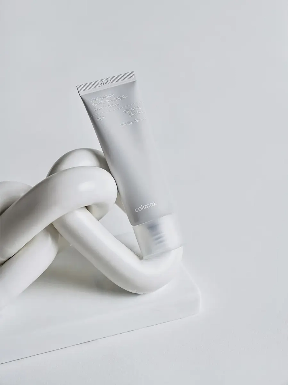 Celimax Солнцезащитный крем для чувствительной кожи SPF50 Dual Barrier Watery Sun Cream 40 мл