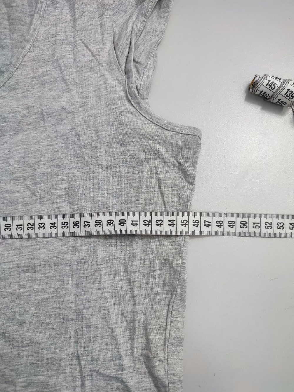 Футболка Modis серая 48 размер