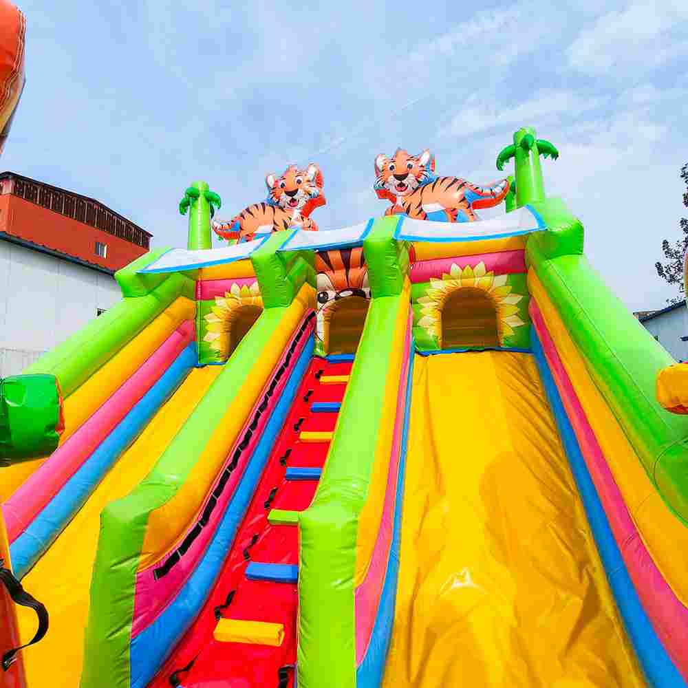 Коммерческий надувной батут «Тигриная страна», 9*5*5 м.