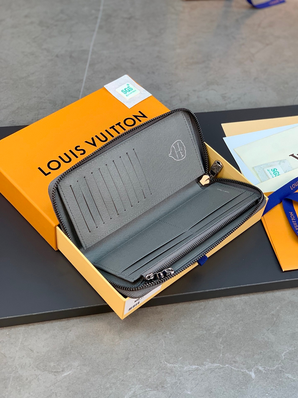 Louis Vuitton Zippy Vertical Wallet