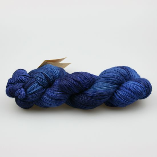 Пряжа MANOS DEL URUGUAY Fino (70% меринос, 30% шёлк)