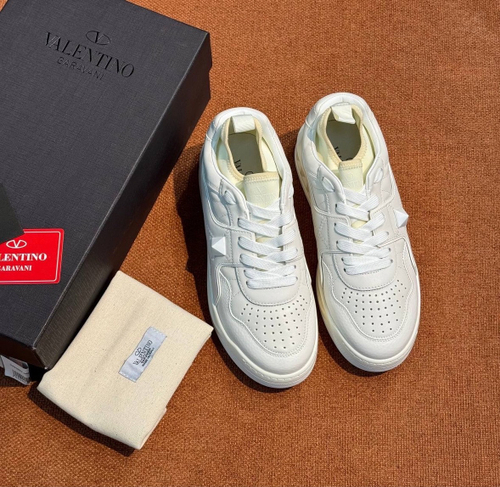 Кроссовки Valentino