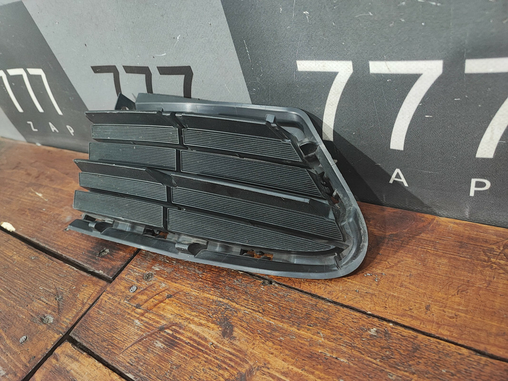 Решетка переднего бампера Toyota RAV4 IV (XA40) 12-15 Б/У Оригинал 5312842080