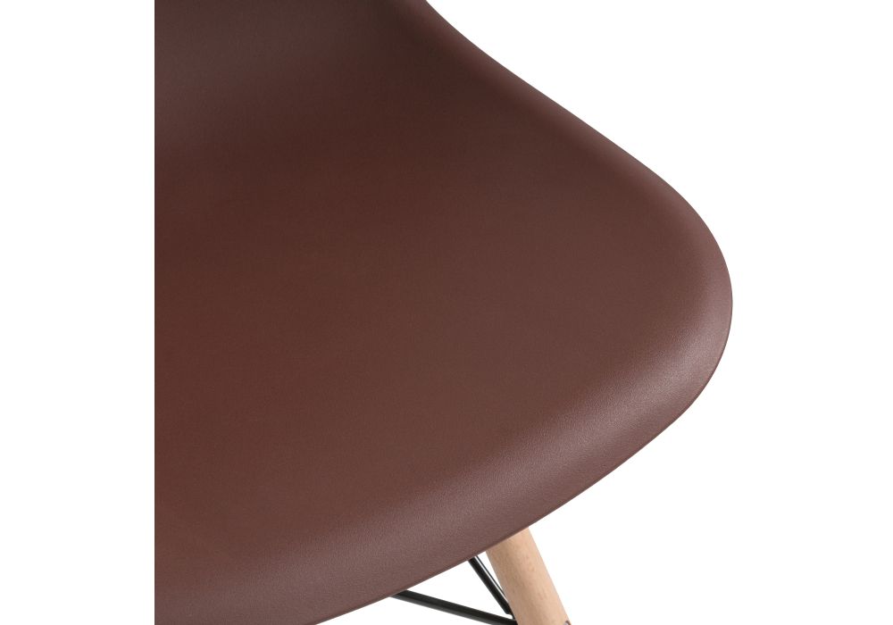 Пластиковый стул Eames PC-015 brown