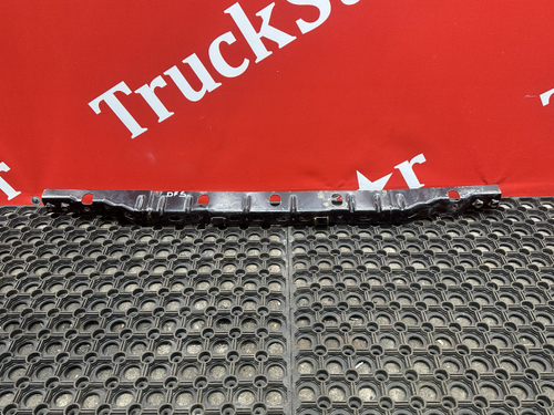 Кронштейн бампера верхний