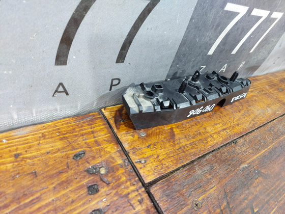 Кронштейн переднего бампера правый Chery Arrizo 8 22-нв Б/У Оригинал 602001600AA