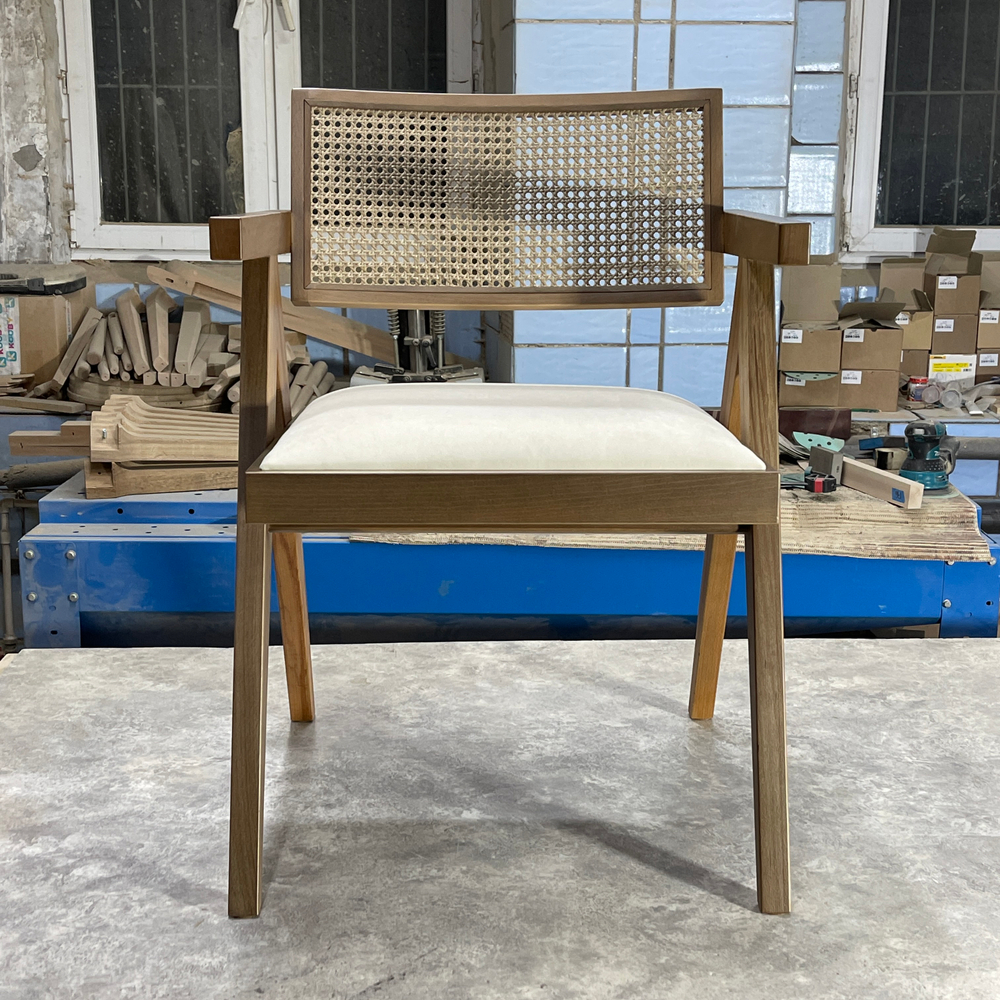 Стул из дерева - KOOBY с подлокотниками