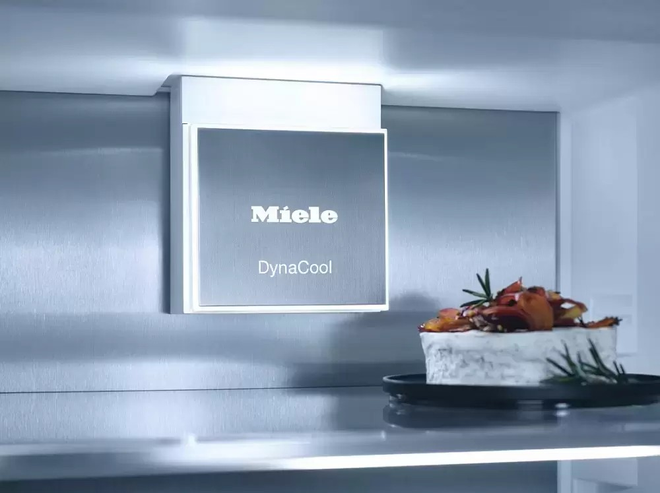 Встраиваемый холодильник Miele K 7797 C R