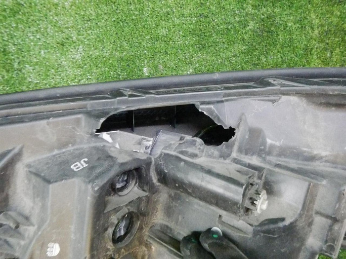 Битая Фара правая Subaru Forester 5 SK (2018-2021) LED