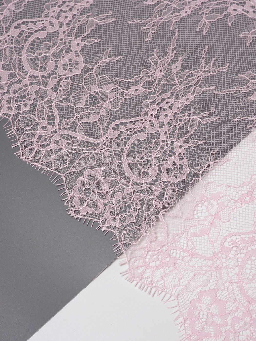 Кружево шантильи нежно-розовое неэластичное ширина 22 см купон 2.9 м С БРАКОМ