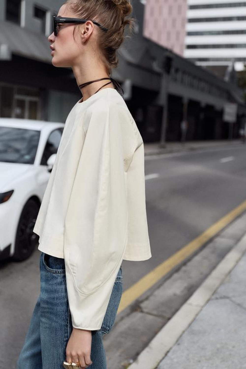 ZARA УКОРОЧЕННЫЙ ТОП С ОБЪЕМНЫМИ РУКАВАМИ, ЭКРЮ