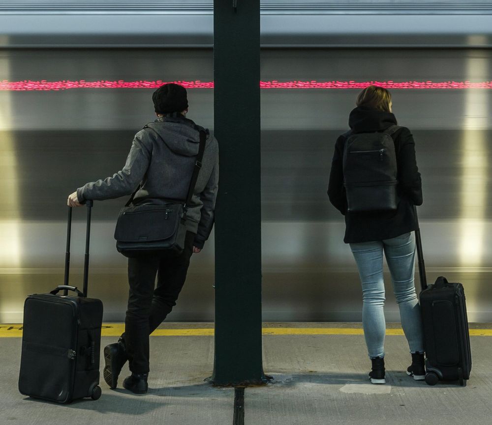 Чемодан Tenba Air Case Attache 2214w 634-223 на колесах для фотооборудования