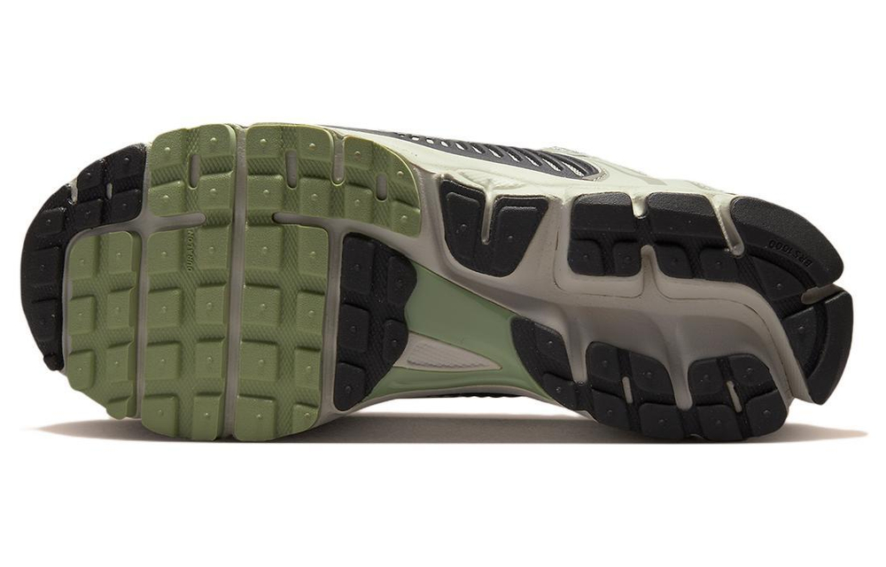 Кроссовки Nike Air Zoom Vomero 5 (Женская размерная сетка)