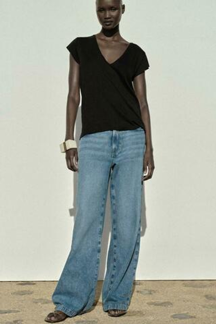 ZARA ХЛОПКОВАЯ ФУТБОЛКА С V-ОБРАЗНЫМ ВЫРЕЗОМ, ЧЕРНЫЙ