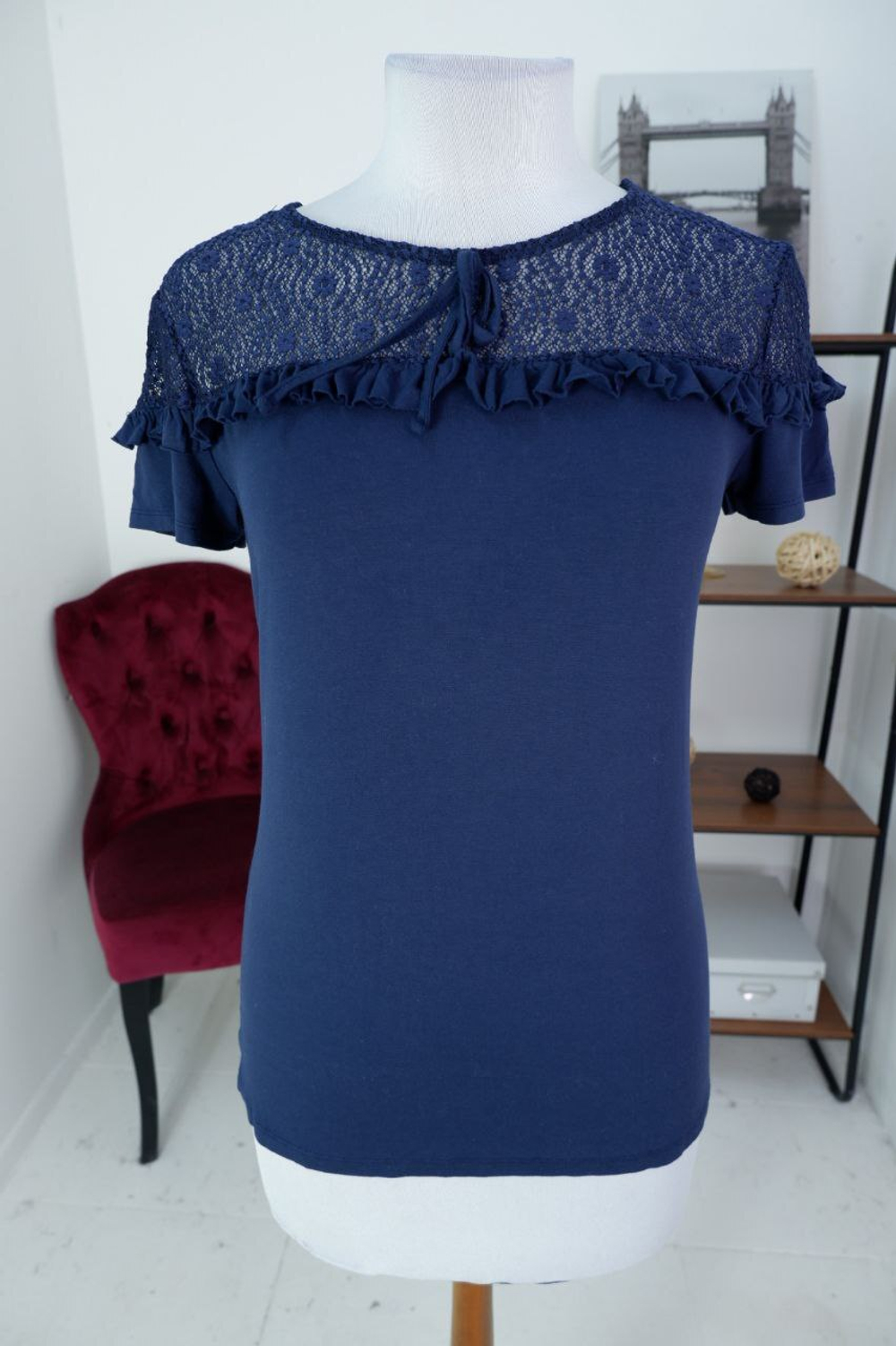 Футболка ORSAY с кружевной вставкой 44 размер