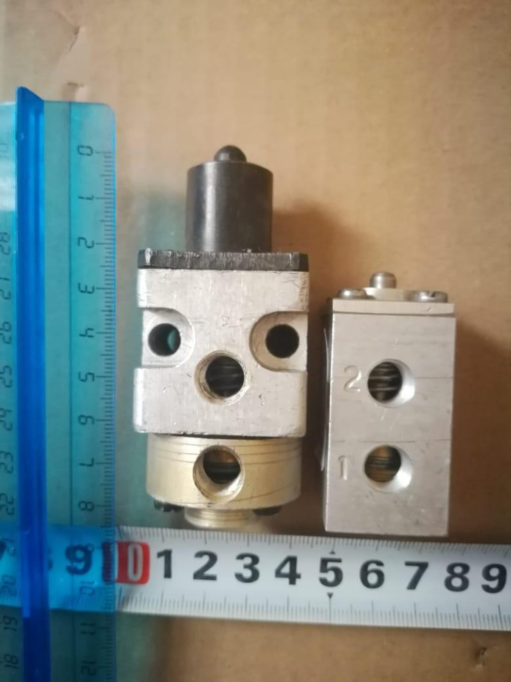 Клапан перепускной трехходовой ИВ76-21