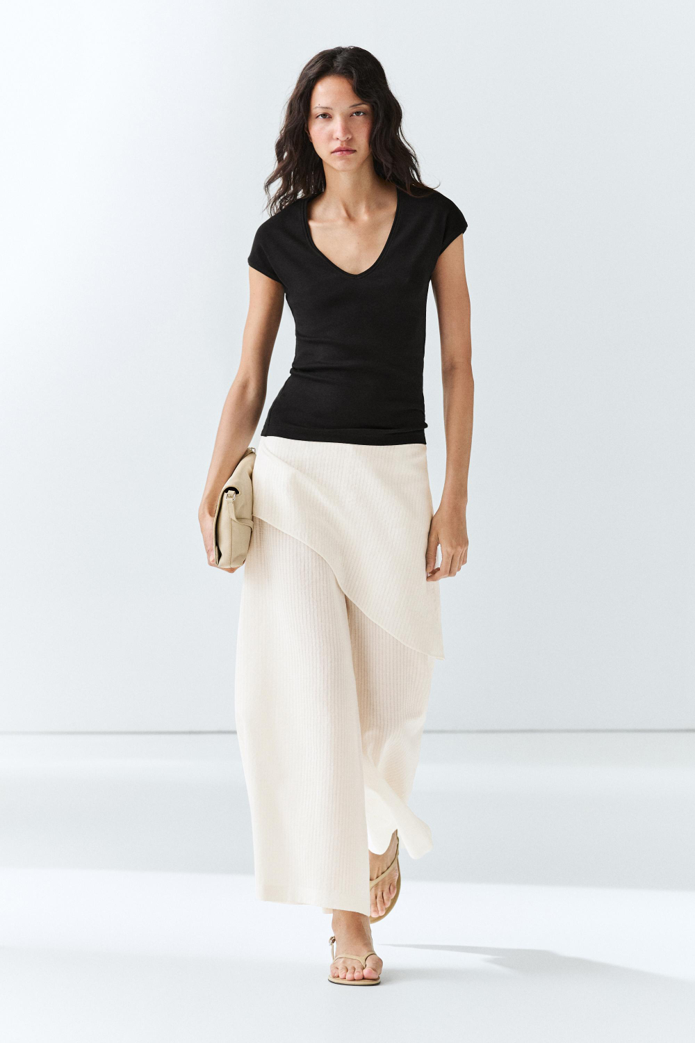Massimo Dutti Футболка с V-образным вырезом, черный