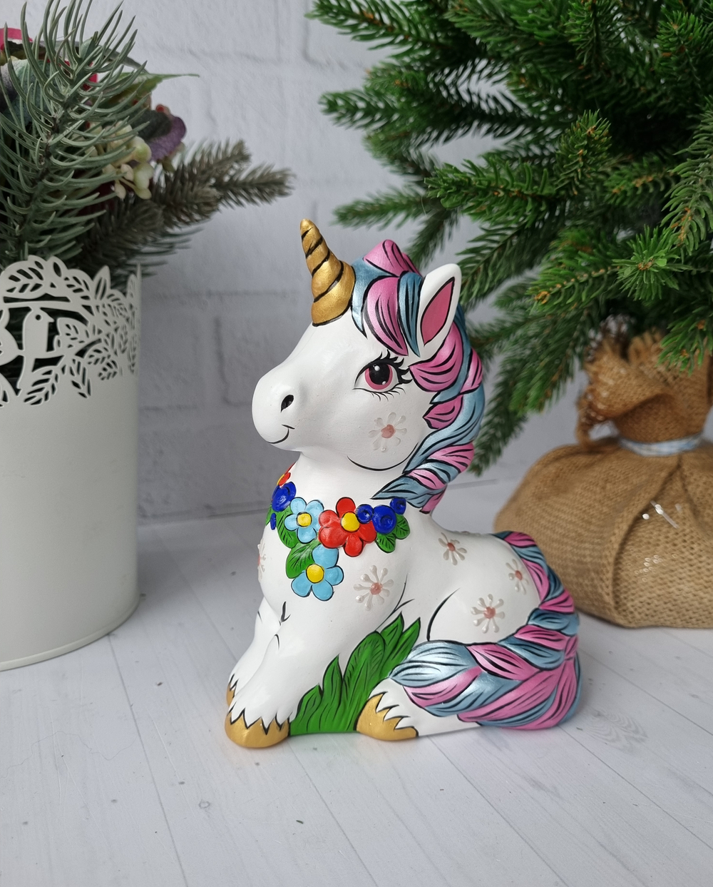 Единорог Радужный фарфоровая игрушка под ёлку