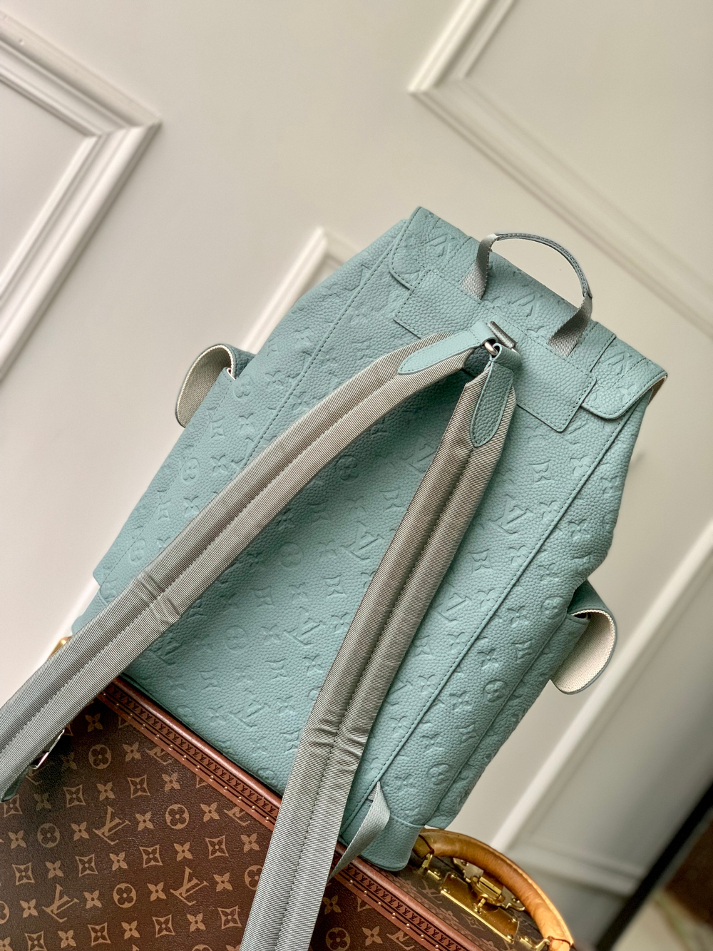 Louis Vuitton Christopher MM