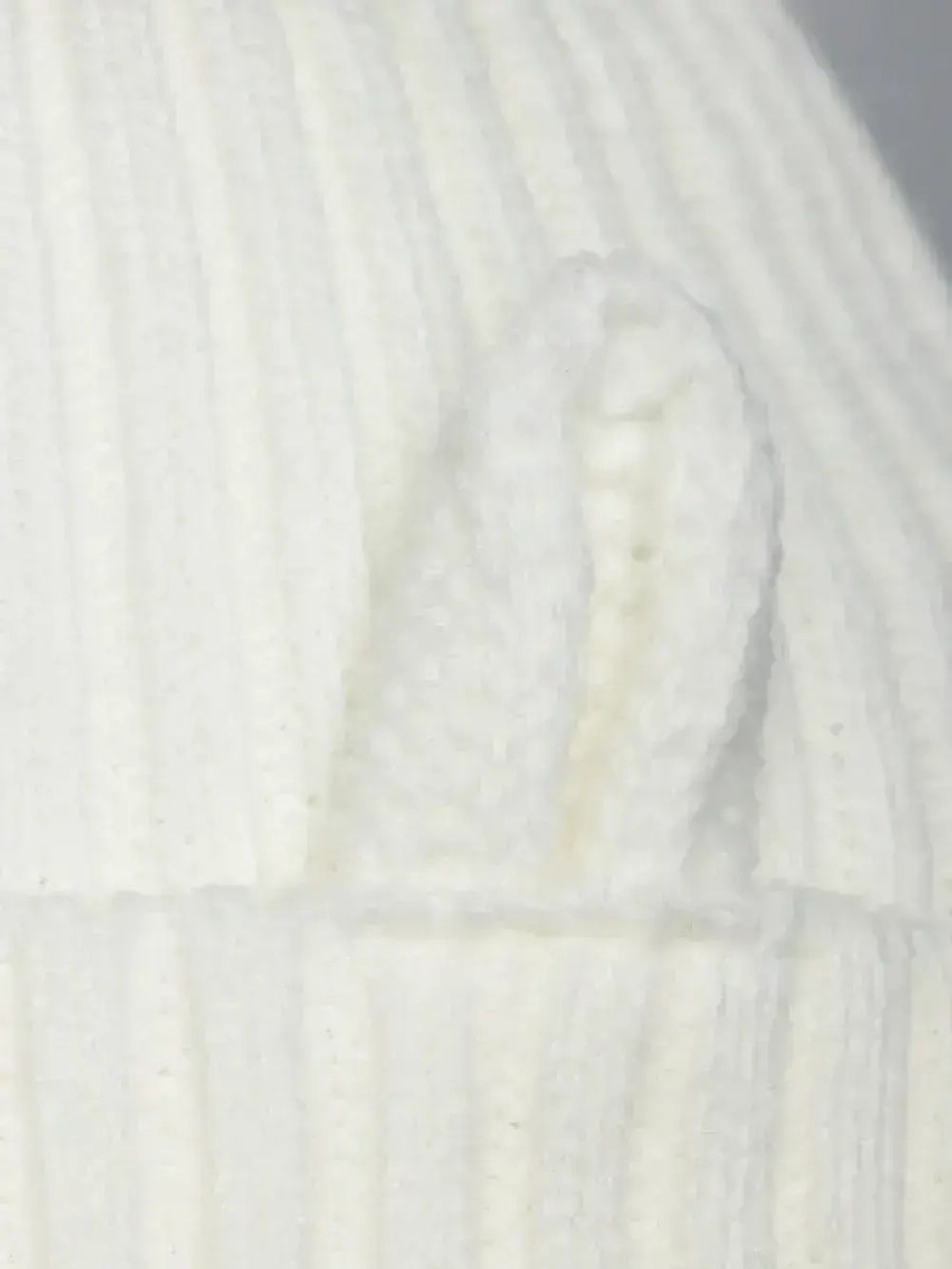 Шапка зимняя с помпоном и ушками для девочки