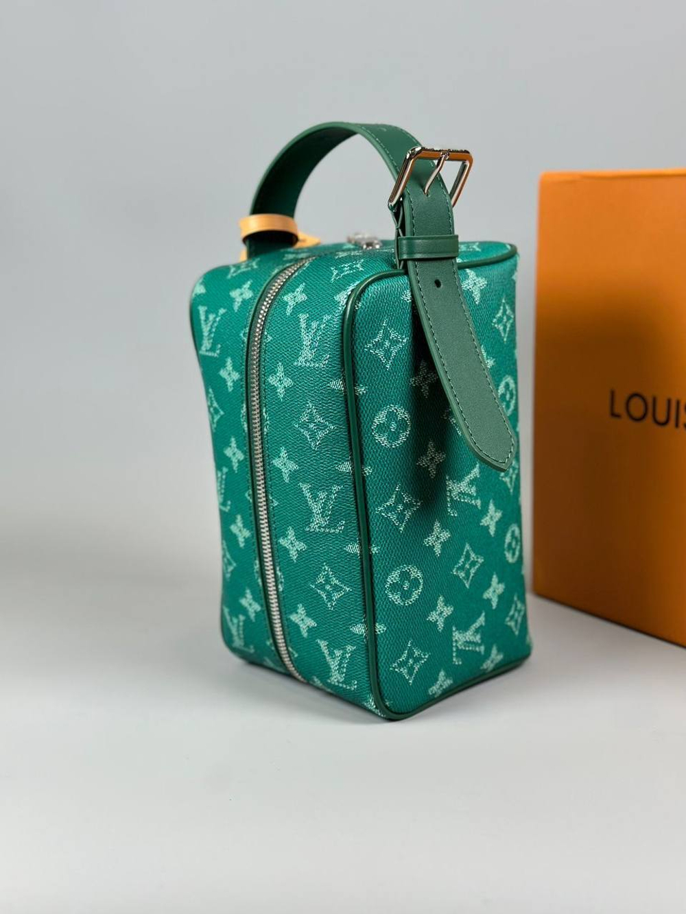 Несессер Louis Vuitton