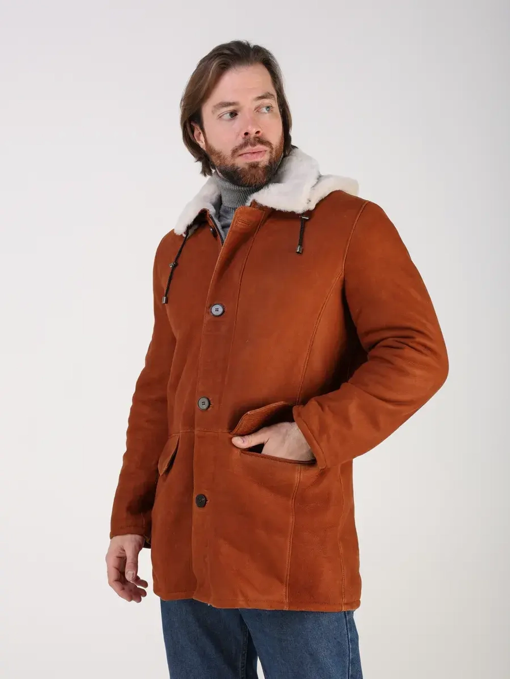 Дубленка зимняя натуральная с капюшоном