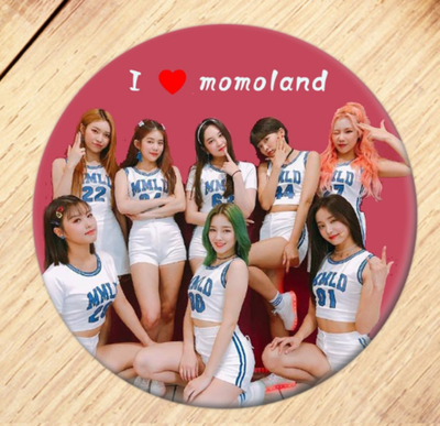Значок (MOMOLAND)