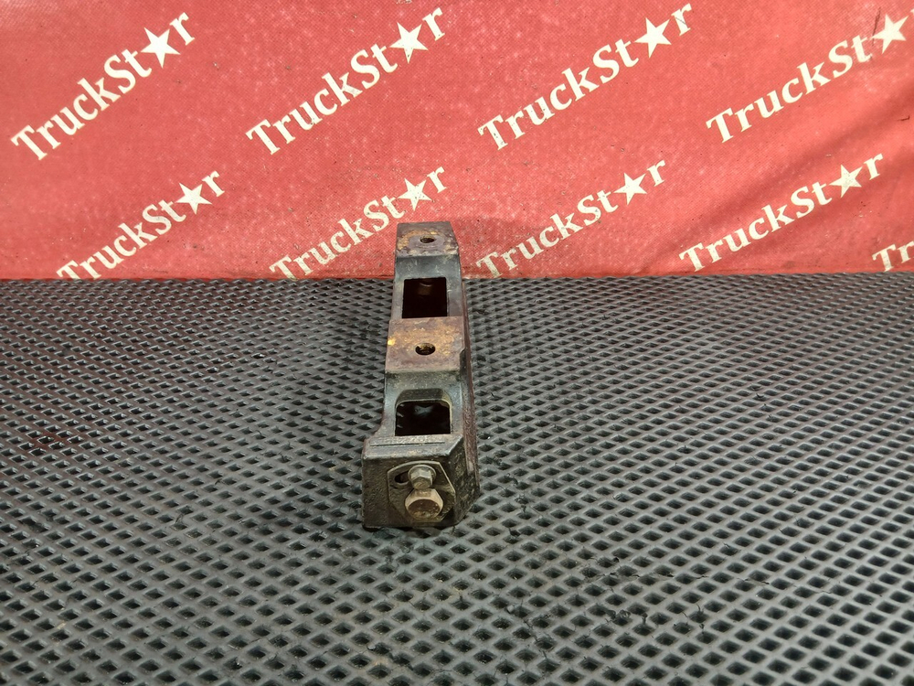 Кронштейн глушителя