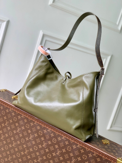 Louis Vuitton Carryall Vibe MM