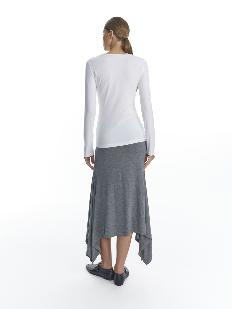 Лонгслив приталенный белый