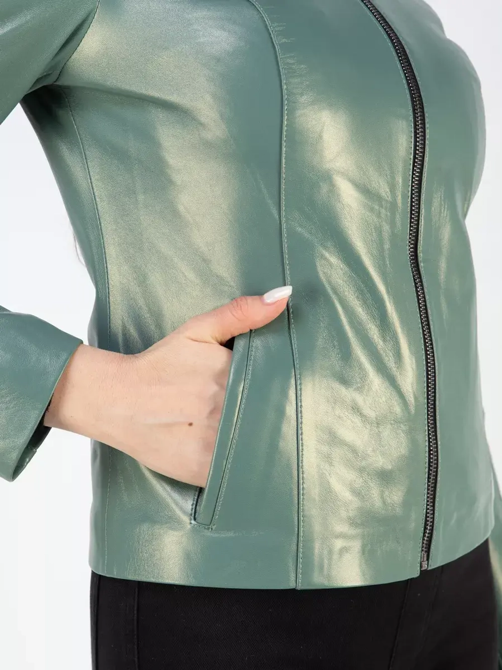 Кожаная куртка демисезонная