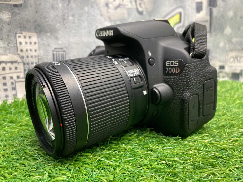 Canon 700D Kit 18-55mm IS STM 850 кадров