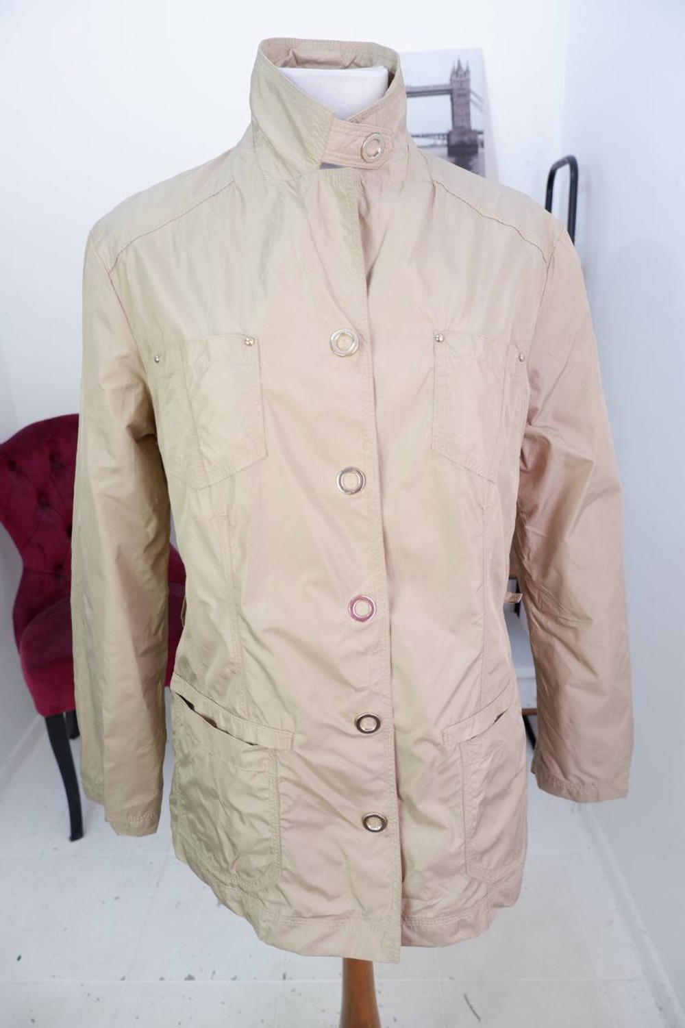 Куртка Punt Roma тонкая, визуально 50 размер