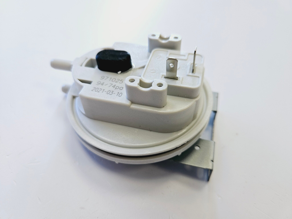 Реле давления воздуха (94/74 Pa) BOSCH Gaz 4000W (арт. 87160112910-2)