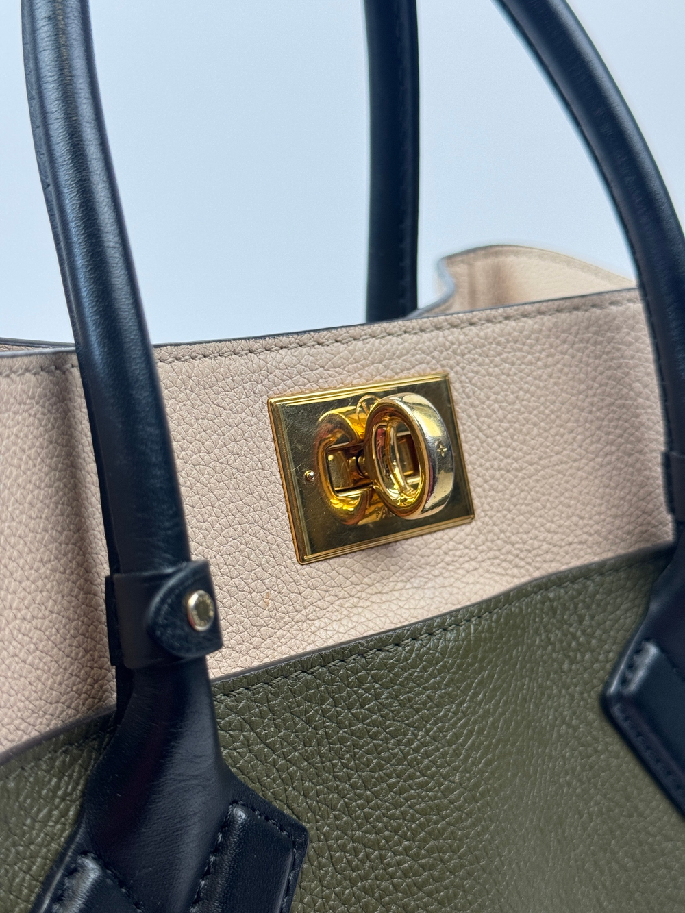 Сумка Louis Vuitton On My Side